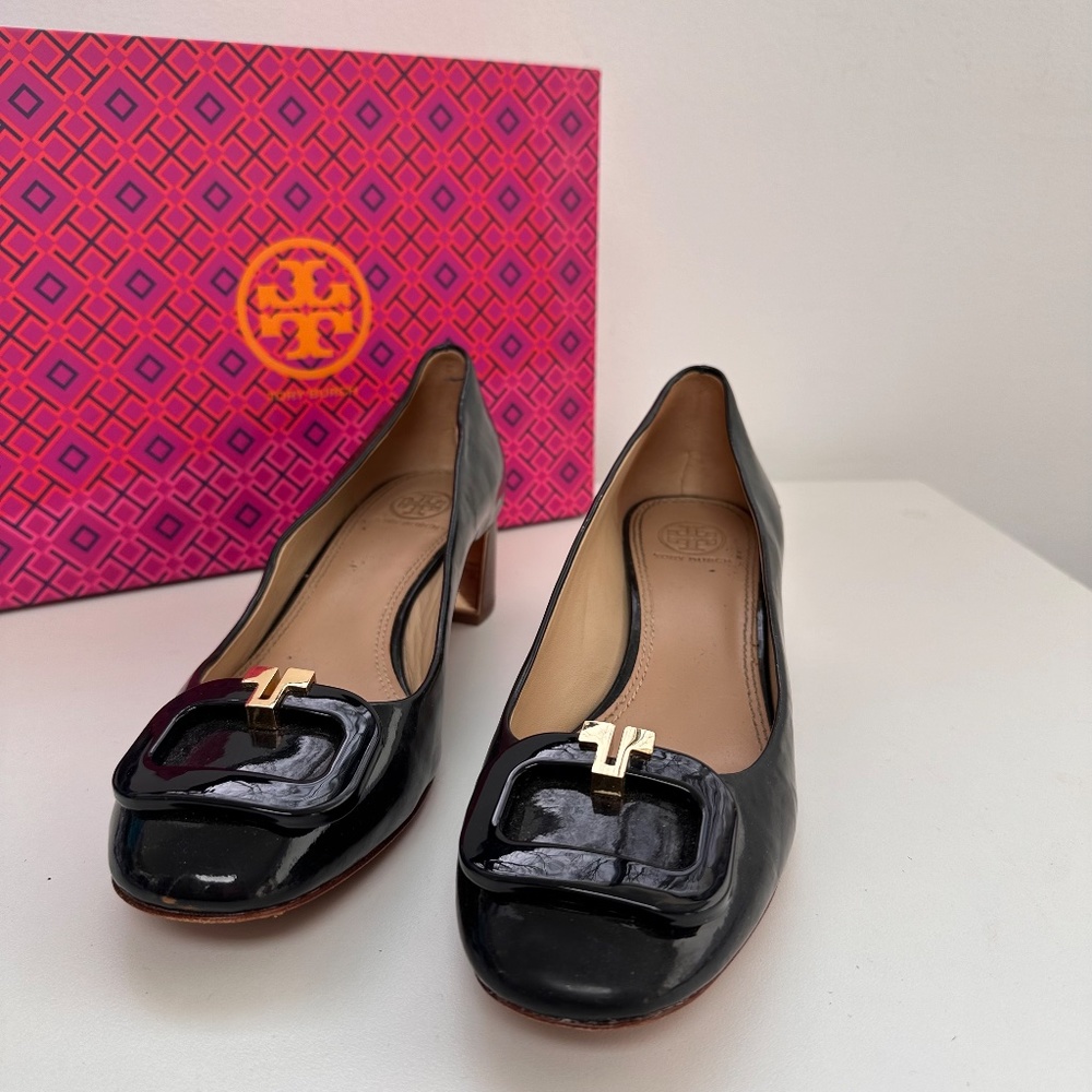 TORY BURCH Patent Black T Ring Heels